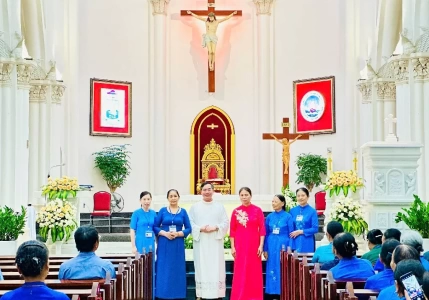 Hội Mân Côi Giáo Xứ Chánh - Tòa Giáo Phận Thanh Hóa hành hương và Mừng Lễ Đức Mẹ Mân Côi