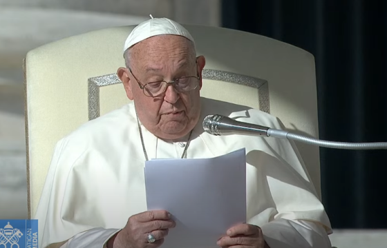 Tiếp kiến chung 30/10/2024 - ĐTC Phanxicô: Thêm Sức không phải là Bí tích chia tay Giáo hội nhưng bắt đầu đời sống trong Giáo hội