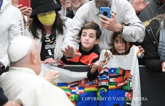 Đức Thánh Cha Phanxicô tiếp kiến chung ngày 08/01/2025: Kitô hữu không thể làm ngơ khi các trẻ em bị bóc lột và lạm dụng