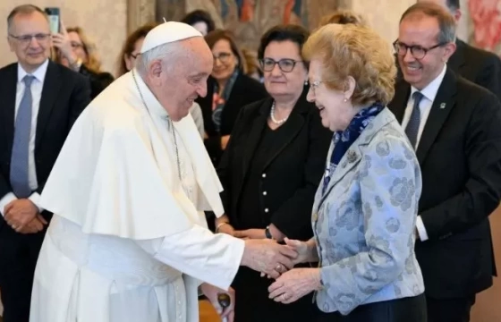 ĐTC Phanxicô: Tiền bạc phải phục vụ chứ không cai trị con người