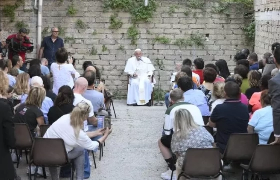 ĐTC Phanxicô: Cha mẹ đừng cãi nhau trước mặt con cái và hãy làm hòa trước khi hết ngày