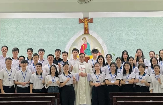 Hội Mân Côi Sinh Viên Huế mừng Lễ Đức Mẹ Mân Côi và nhận thẻ Hội Viên