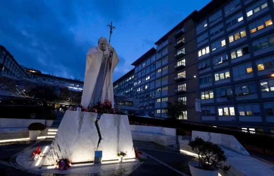 Đức Thánh Cha tại bệnh viện Gemelli, nhiễm trùng đường hô hấp: tình trạng sức khoẻ ổn định