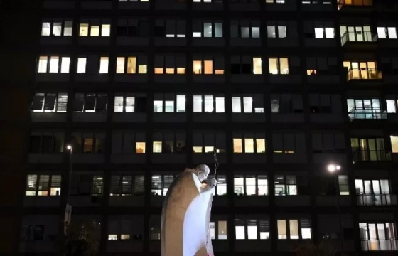 Sức khoẻ của Đức Thánh Cha (tối 25/2): Tình trạng vẫn nghiêm trọng nhưng ổn định