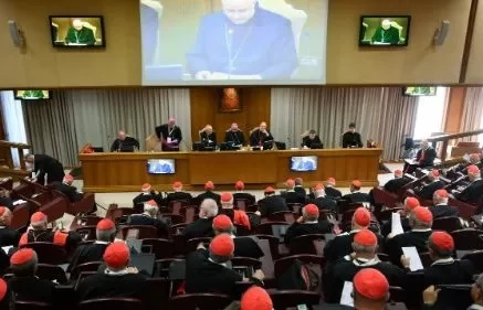 Tất cả Hồng y cử tri trong Mật nghị đều có quyền bỏ phiếu