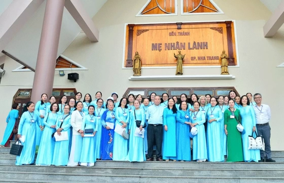 Hội Mân Côi Giáo Phận Nha Trang MỪNG LỄ BỔN MẠNG ĐỨC MẸ MÂN CÔI tại trung tâm Đức Mẹ Nhân Lành